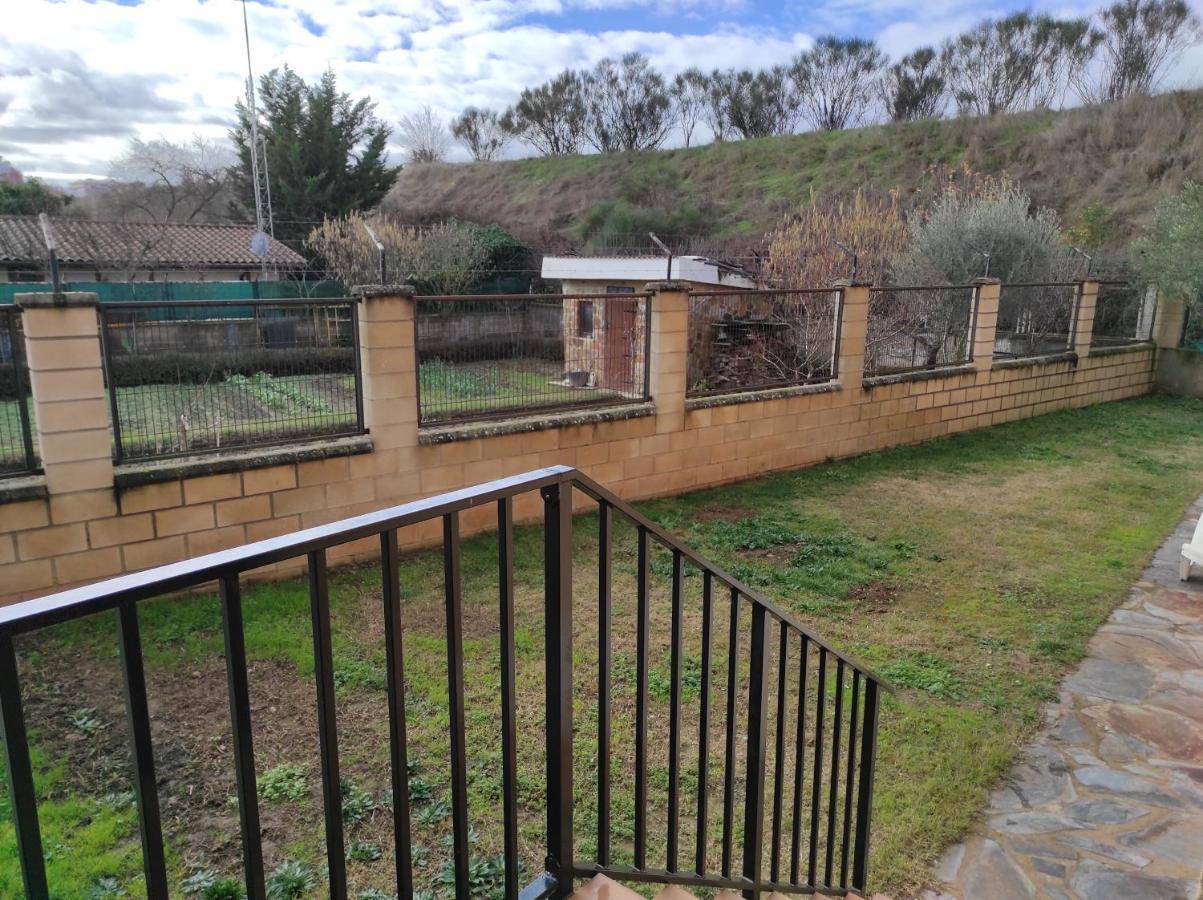 En El Corazon Del Barrio De La Estacion Villa Haro Buitenkant foto